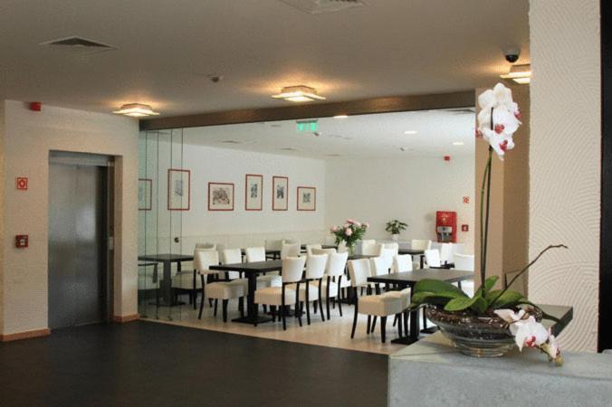 Hotel Arkadia Pecs Bagian luar foto
