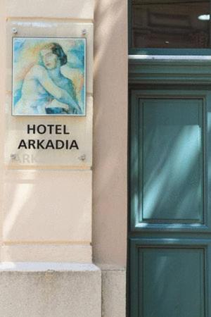 Hotel Arkadia Pecs Bagian luar foto
