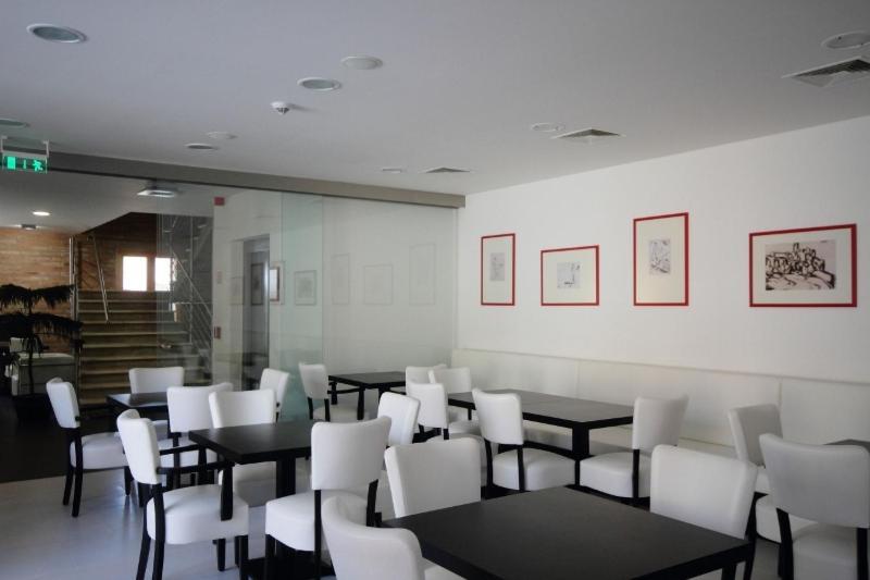 Hotel Arkadia Pecs Bagian luar foto