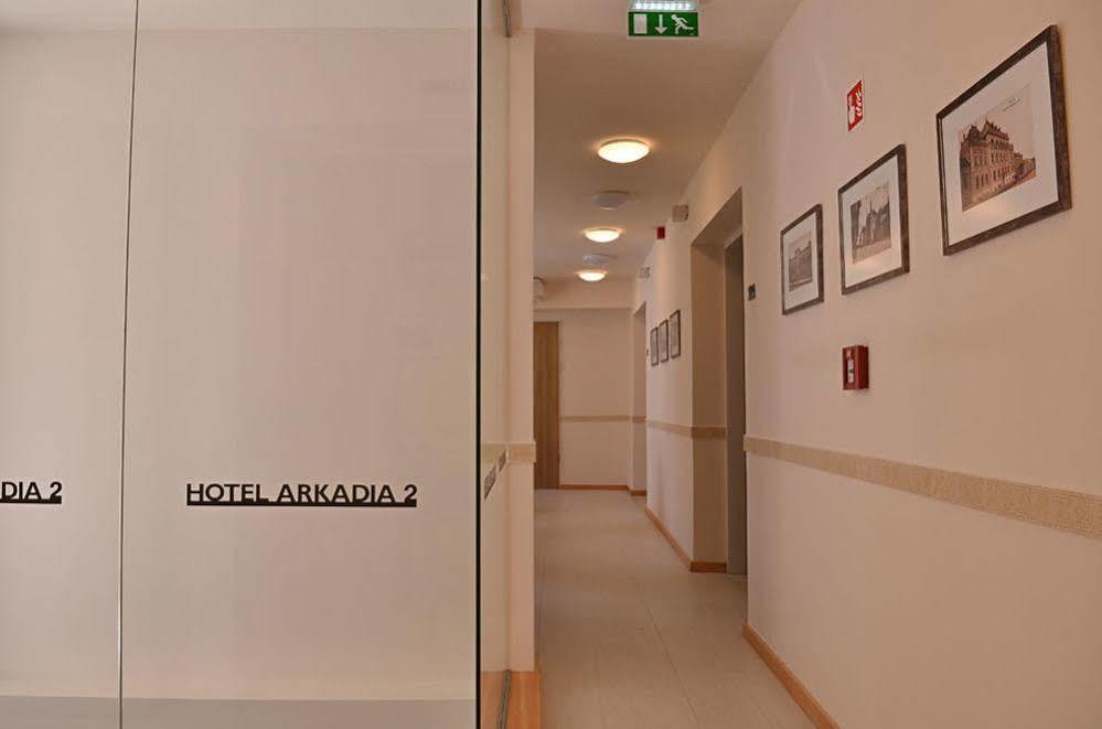 Hotel Arkadia Pecs Bagian luar foto